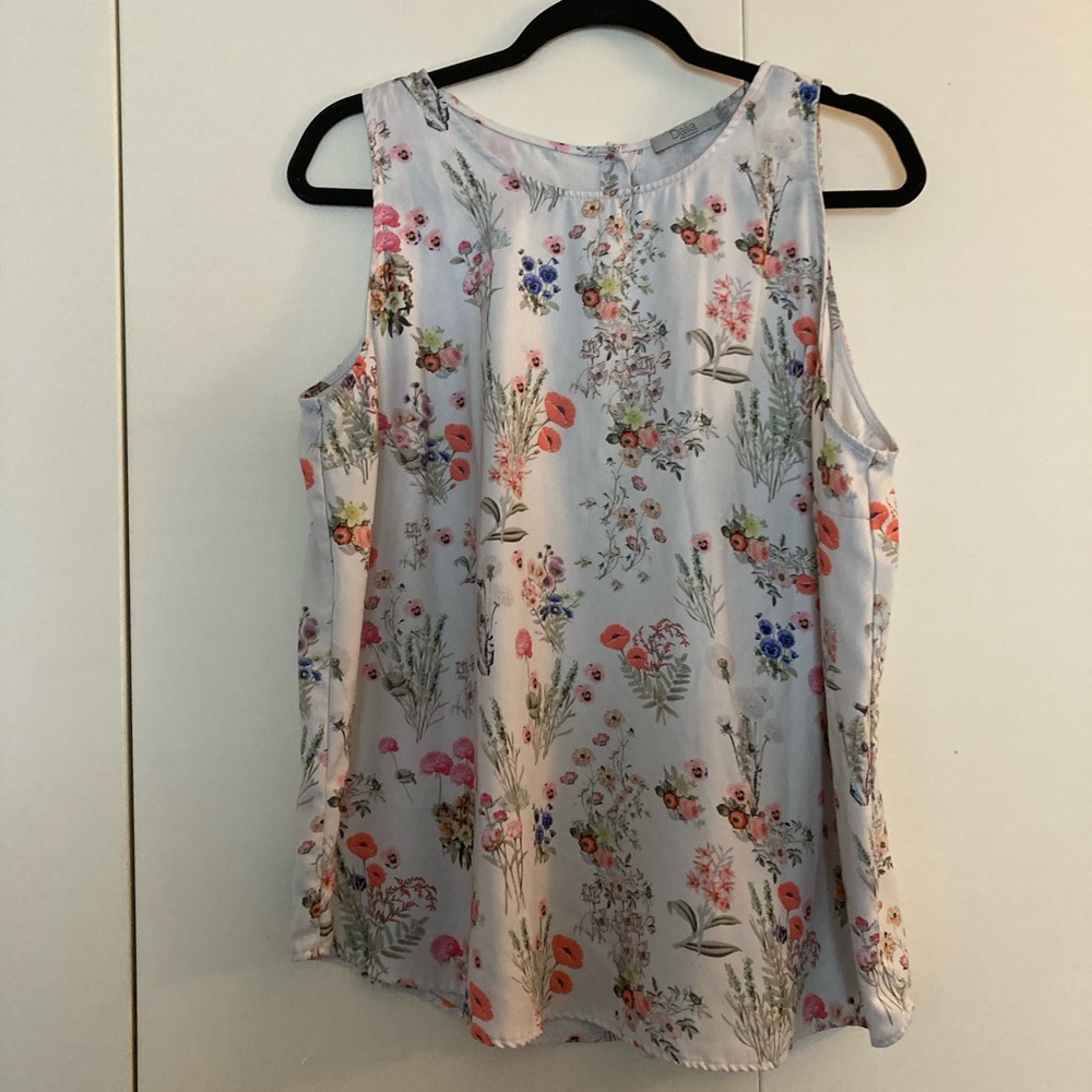 Dalia / Size: XL / white / floral / sleeveless